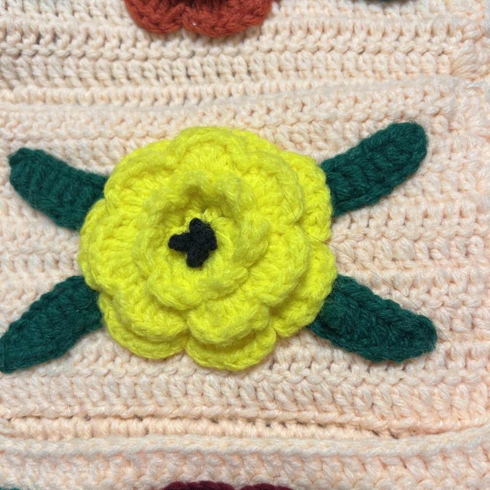 VTG Handmade Crochet Letter Card Mail Holder Peach With Flowers 3 Pocket - Picture 3 of 8